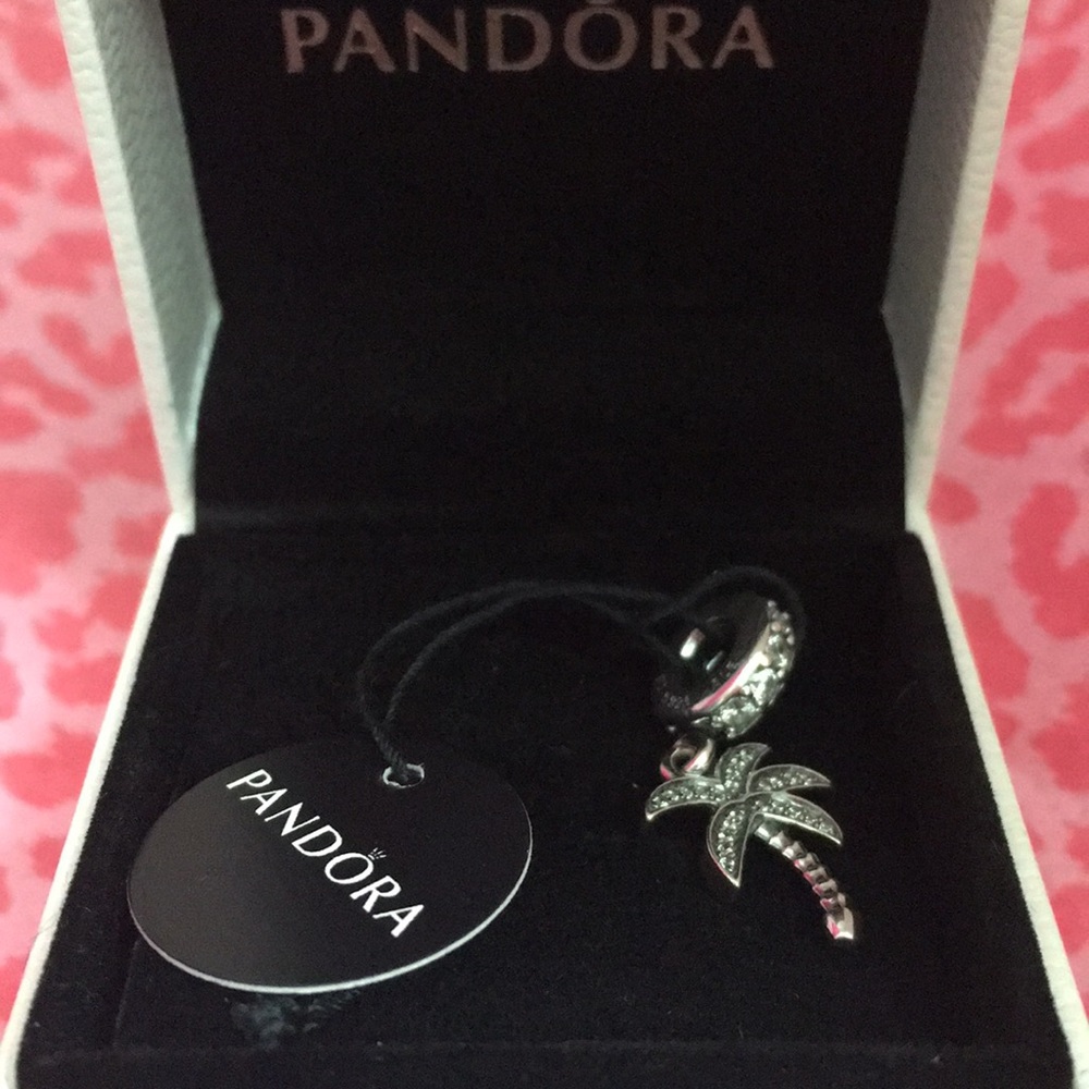 “Pandora” brand new, never worn,palm tree charm🌴
